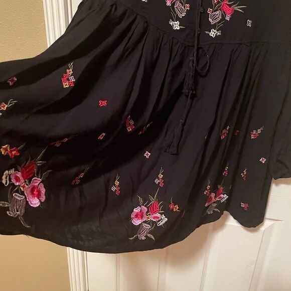 The Pyramid Collection Women’s Black Embroidered Floral Dress M - Picture 10 of 16